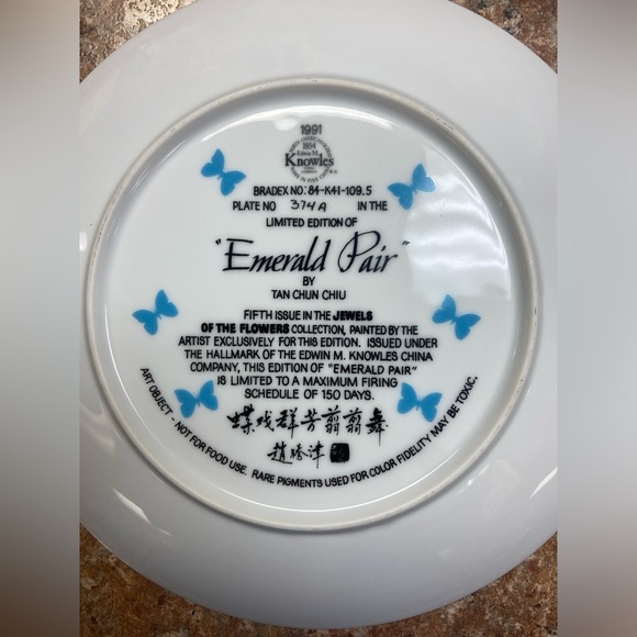 EDWIN KNOWLES EMERALD PAIR COLLECTABLE PLATE by TAN CHUN CHIU - Picture 4 of 4